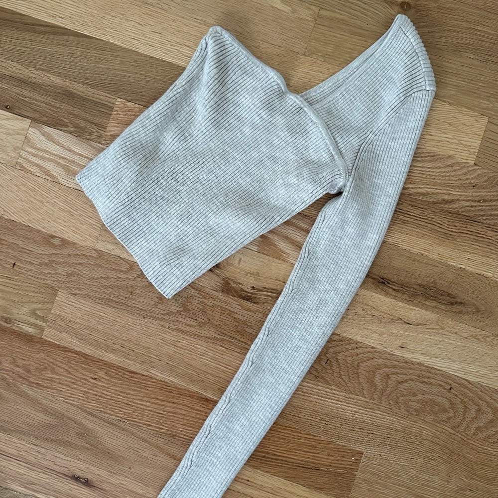 abercrombie & fitch asymmetrical one shoulder robbed top